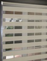 store jour-nuit beige, taupe clair, 100% polyester, largeur :30 à 240cm et hauteur 40 à 260cm, garanti 30ans