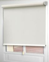 store enrouleur à ressort occultant gris clair